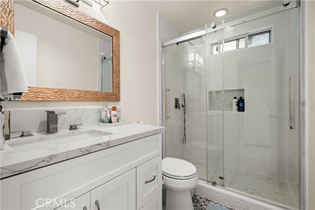 Detail Gallery Image 13 of 36 For 805 Ocean Ave #4,  Seal Beach,  CA 90740 - 3 Beds | 2 Baths