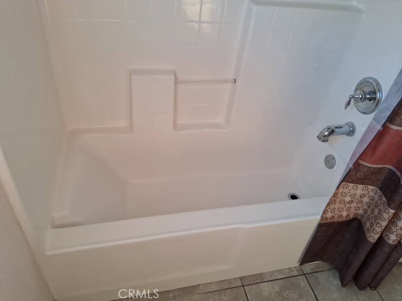 https://media.crmls.org/medias/e203790e-2876-4da3-b629-1c86cfd59fbc.jpg?preset=X-Large
