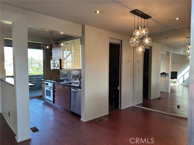 Detail Gallery Image 6 of 59 For 1419 Angelus Ave, Los Angeles,  CA 90026 - 2 Beds | 2 Baths