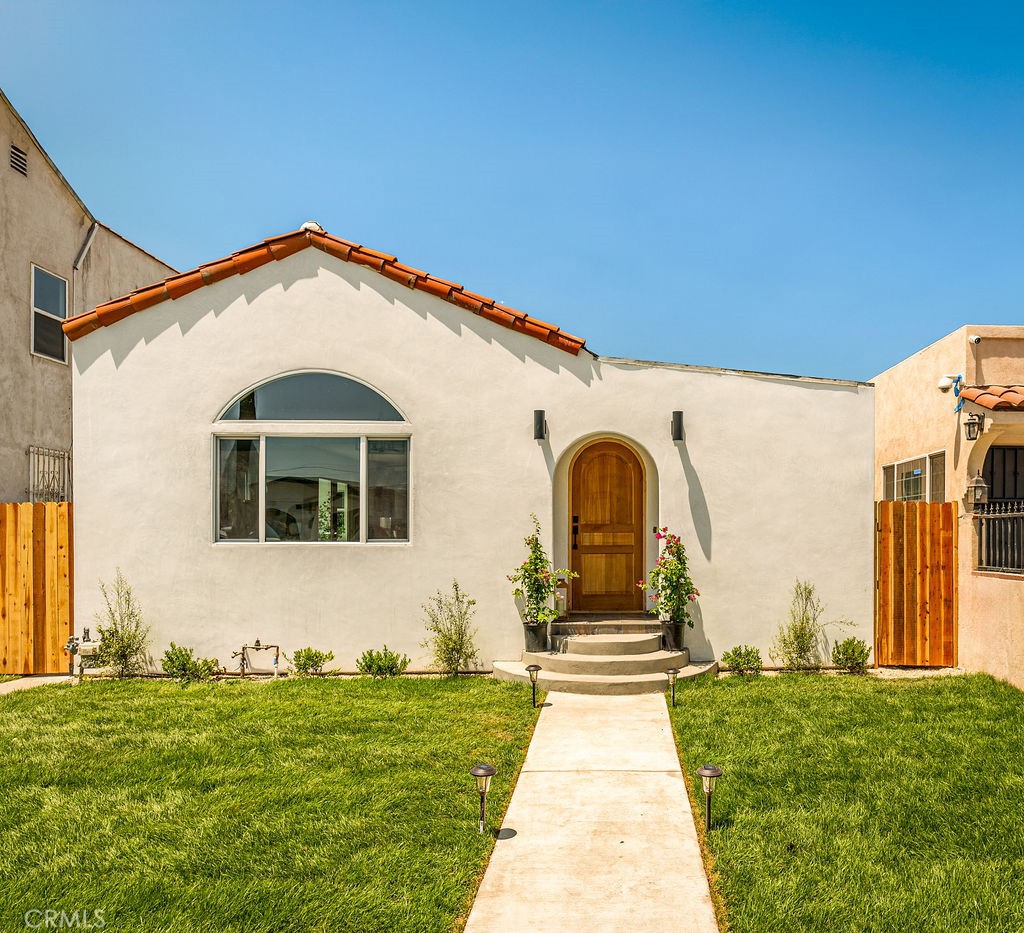 3009 S Norton Avenue