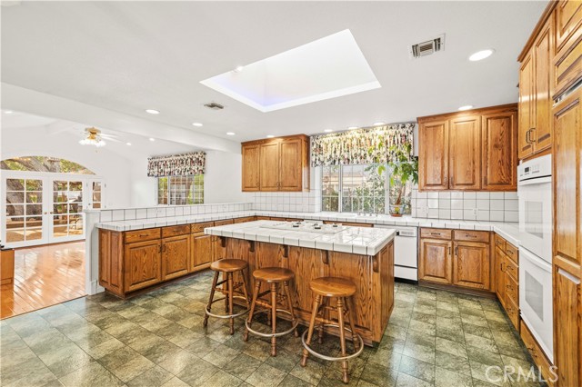 Detail Gallery Image 6 of 32 For 24123 Wildwood Canyon Rd, Newhall,  CA 91321 - 4 Beds | 2 Baths