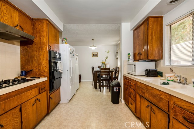 2010 Manhattan Beach Boulevard, Redondo Beach, California 90278, ,Residential Income,Sold,Manhattan Beach,PW23197106