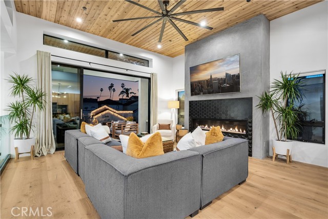 171 Savona Walk, Long Beach CA: https://media.crmls.org/medias/e2047fe9-6137-4bee-9a79-049213d6af5e.jpg