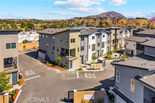 1176 Santo Antonio Drive, Colton CA: https://media.crmls.org/medias/e204a591-1434-49ed-aae7-85bc973ffb15.jpg