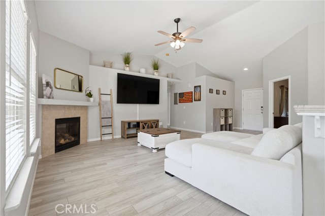 Detail Gallery Image 11 of 45 For 1849 W Spring Crest, Hanford,  CA 93230 - 4 Beds | 2 Baths