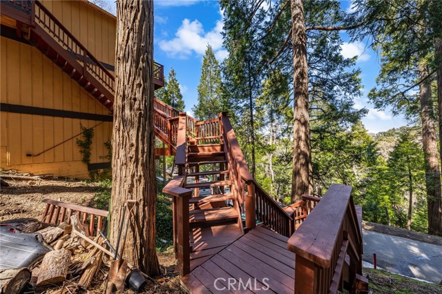 24333 Horst Drive, Crestline CA: https://media.crmls.org/medias/e205c084-73dc-4944-98ab-0ba930941288.jpg