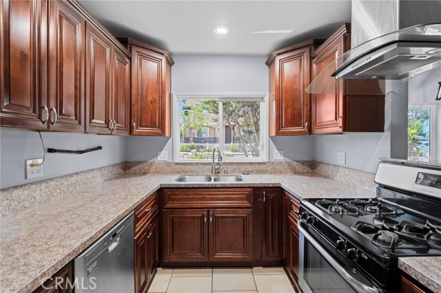 2703 Gates AVE, Redondo Beach CA: https://media.crmls.org/medias/e205d51e-59a5-4e1b-90a8-9f28a1e16ae7.jpg