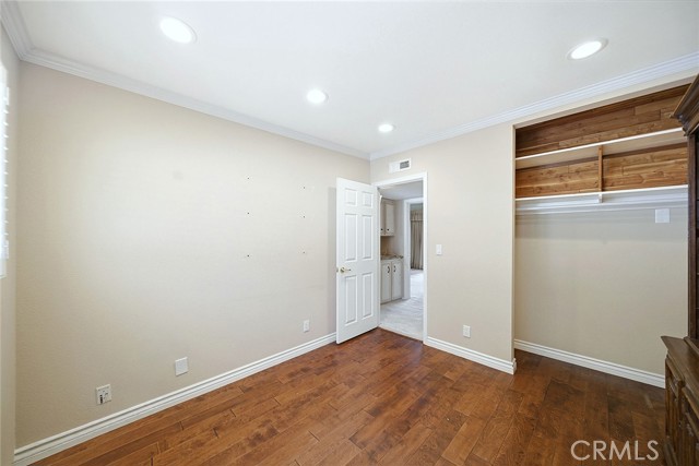 Detail Gallery Image 15 of 34 For 9512 via Venezia, Burbank,  CA 91504 - 3 Beds | 2 Baths