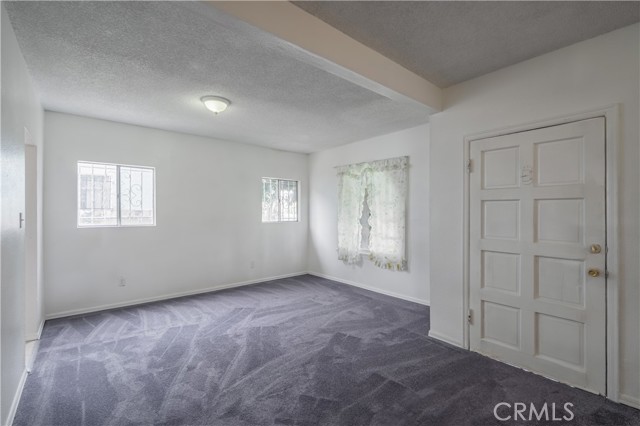 Detail Gallery Image 8 of 26 For 144 W 101st St, Los Angeles,  CA 90003 - 3 Beds | 2 Baths