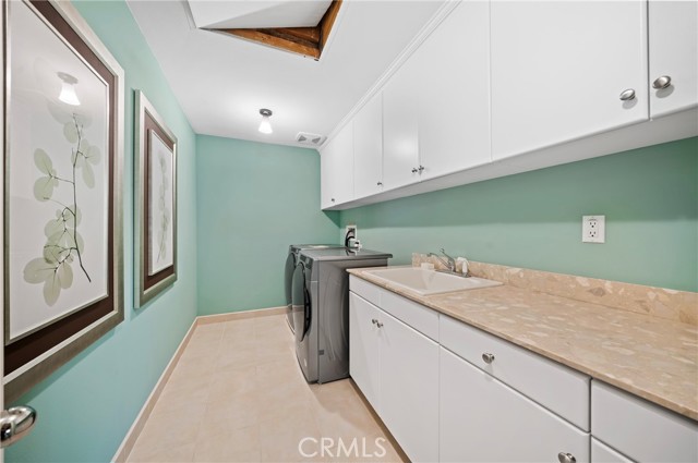12729 Indian Ocean Drive, Etiwanda CA: https://media.crmls.org/medias/e20747ca-bb31-4769-b521-6e336dce1d76.jpg