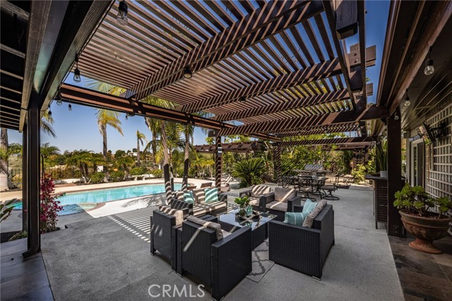 2465 Via Oeste Drive, Fallbrook CA: https://media.crmls.org/medias/e207b479-ee17-4f46-807e-10227026c938.jpg