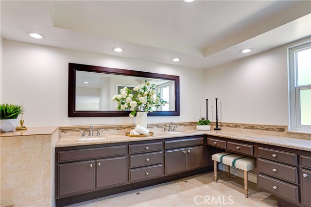 Detail Gallery Image 21 of 40 For 1 Brillantez, Irvine,  CA 92620 - 4 Beds | 2/1 Baths