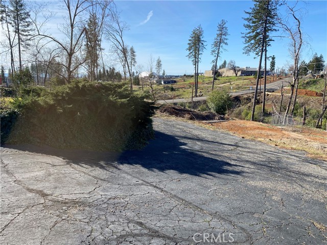 5689 Brookview Way, Paradise CA: https://media.crmls.org/medias/e207fc10-241d-477b-926f-f70498b96666.jpg
