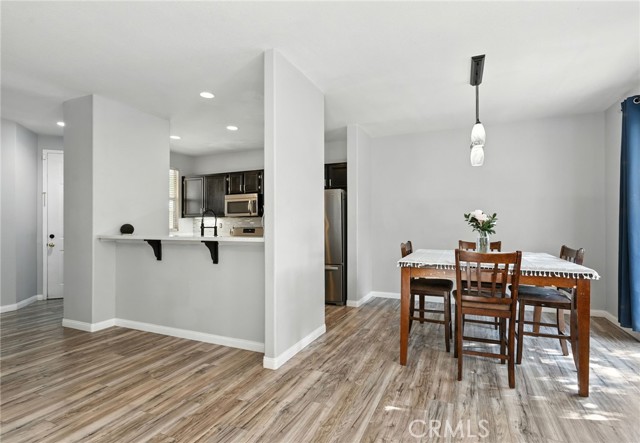1063 Blackburn Way, Hemet CA: https://media.crmls.org/medias/e208e2bc-f0e5-4a00-b9fd-c78d92798731.jpg