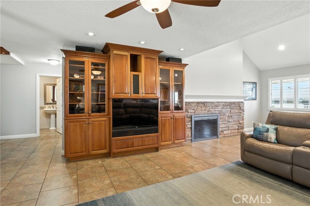 Detail Gallery Image 14 of 50 For 11021 Cedar Creek Dr, Rancho Cucamonga,  CA 91737 - 4 Beds | 2 Baths