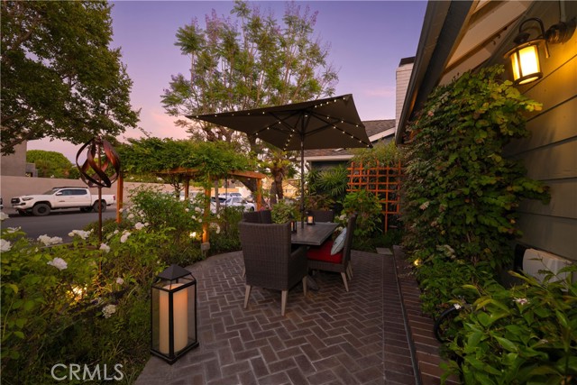 9327 Lexington Street, Cypress CA: https://media.crmls.org/medias/e20ac8e9-4da0-4c28-af55-87456292ebed.jpg