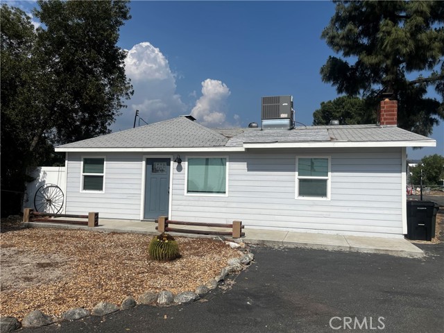 13337 Bryant Street, Yucaipa CA: https://media.crmls.org/medias/e20adfa2-e611-414b-aafc-6fab442eb2c7.jpg