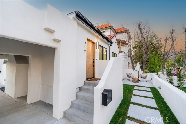 Detail Gallery Image 4 of 35 For 1719 Landis, Burbank,  CA 91504 - 6 Beds | 4 Baths