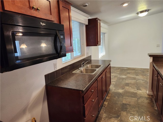 Detail Gallery Image 18 of 47 For 600 W Gladstone #95,  Azusa,  CA 91702 - 3 Beds | 2 Baths