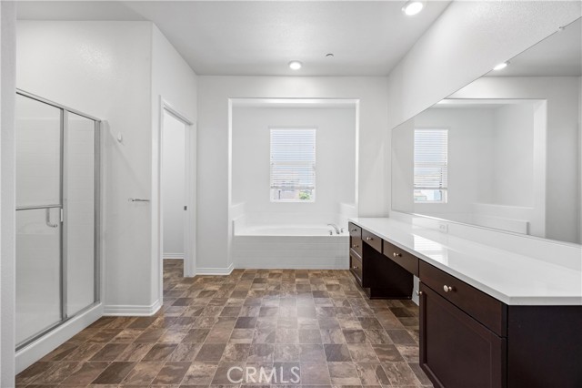 4132 S Canal Way, Ontario CA: https://media.crmls.org/medias/e20ce89c-6138-4978-8c26-13f98514e7a4.jpg