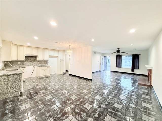 2119 S Phoenix, Ontario CA: https://media.crmls.org/medias/e20d2f76-39ad-476a-86cd-1d50dc40b100.jpg