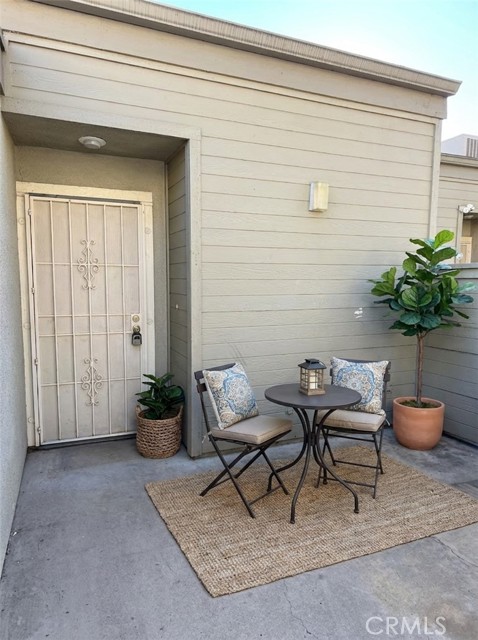 Detail Gallery Image 5 of 45 For 15766 Midwood #4,  Granada Hills,  CA 91344 - 3 Beds | 2/1 Baths