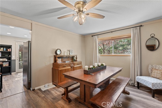 Detail Gallery Image 13 of 49 For 27847 St Bernard Ln, Lake Arrowhead,  CA 92352 - 3 Beds | 3 Baths