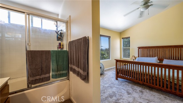 Image 19 of 39 For 341 Camden Court