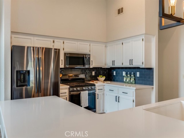 35 Aurora Way, Templeton CA: https://media.crmls.org/medias/e20f0fa4-265e-4ff3-8541-2a5e6b8d276e.jpg