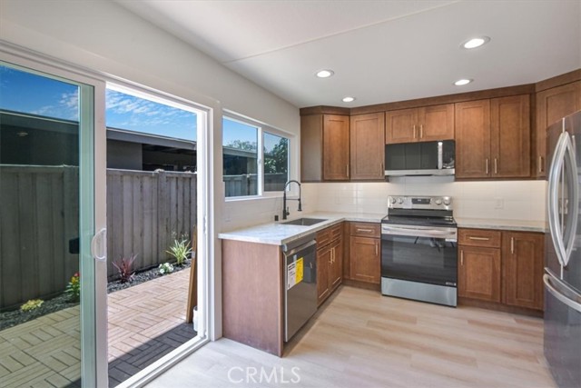 Detail Gallery Image 6 of 30 For 229 Springview, Irvine,  CA 92620 - 2 Beds | 1 Baths