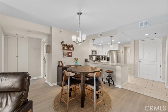 Detail Gallery Image 12 of 32 For 525 E Seaside Way #905,  Long Beach,  CA 90802 - 2 Beds | 1/1 Baths