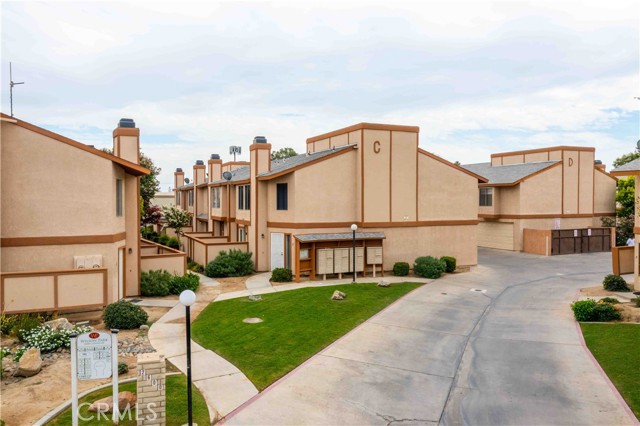 Detail Gallery Image 1 of 1 For 2600 Chandler Ct #15,  Bakersfield,  CA 93309 - 2 Beds | 1/1 Baths