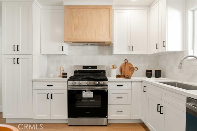 Detail Gallery Image 8 of 27 For 5201 Anahurst, South Gate,  CA 90280 - 3 Beds | 2 Baths