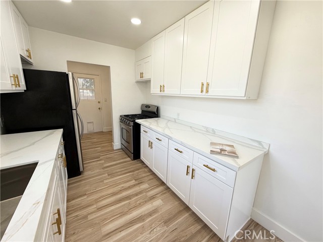Detail Gallery Image 4 of 23 For 14840 Polk St, Sylmar,  CA 91342 - 3 Beds | 2 Baths