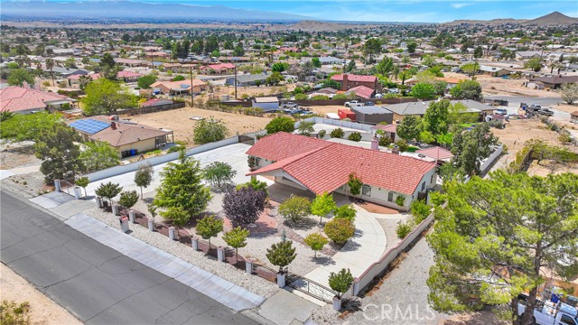 Detail Gallery Image 3 of 64 For 16158 Rimrock Rd, Apple Valley,  CA 92307 - 4 Beds | 2/1 Baths