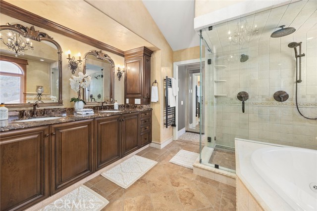 21925 Heatheridge Drive, Yorba Linda CA: https://media.crmls.org/medias/e2114ceb-0260-470c-a92c-2725e575144e.jpg