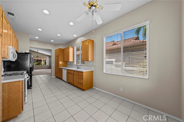 Detail Gallery Image 13 of 44 For 23727 Corte Andar, Murrieta,  CA 92562 - 2 Beds | 2 Baths