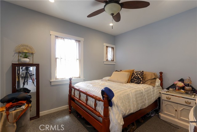 926 Newport Avenue, Long Beach CA: https://media.crmls.org/medias/e211939e-aefb-4b74-b0df-2e8e41ab3c16.jpg