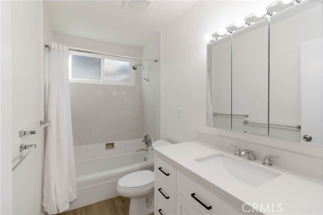 2453 Los Feliz, Thousand Oaks CA: https://media.crmls.org/medias/e2125605-6e06-43a1-bdc9-9d5352642e0c.jpg