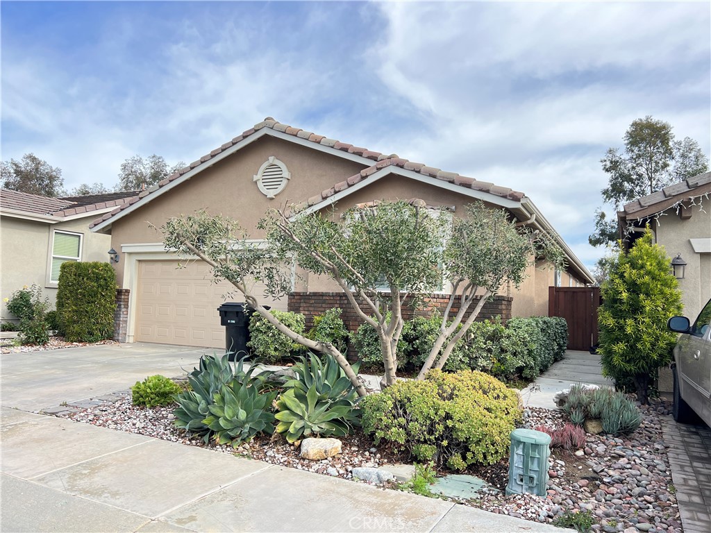 210 Furyk Way, Hemet, CA 92545