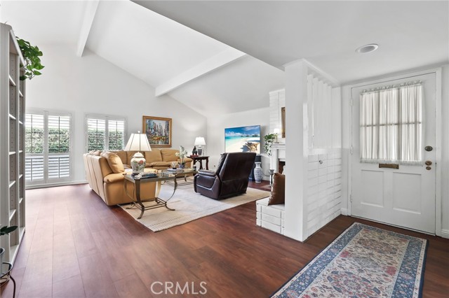 3122 Ruth Elaine Drive, Rossmoor CA: https://media.crmls.org/medias/e2138865-e87e-472b-b900-045c28068813.jpg