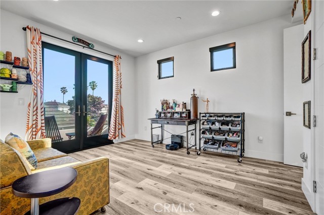 Detail Gallery Image 20 of 29 For 221 Attica, Long Beach,  CA 90803 - 5 Beds | 4 Baths