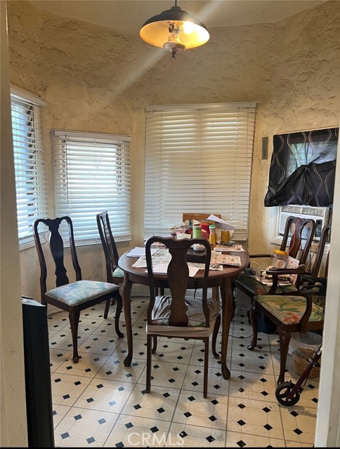 400 N Valencia Street, Alhambra CA: https://media.crmls.org/medias/e2147625-cc86-4275-8118-3823f45f3c79.jpg