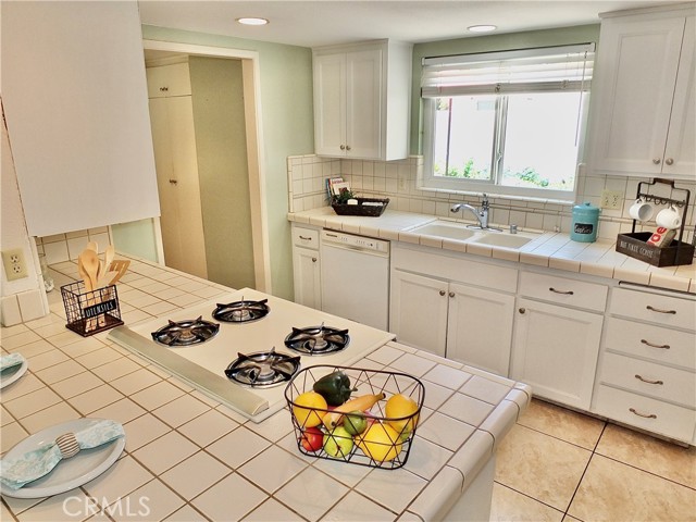 Image 11 of 35 For 2524 Littleton Pl