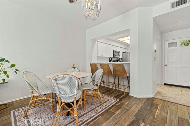 Detail Gallery Image 8 of 26 For 24512 Mcbean Pkwy #58,  Valencia,  CA 91355 - 2 Beds | 3 Baths