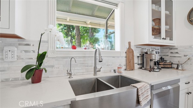 Detail Gallery Image 9 of 56 For 11426 Collett Avenue, Granada Hills,  CA 91344 - 3 Beds | 2 Baths