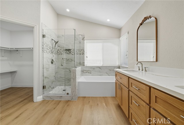 1372 Old Trail DR, Corona CA: https://media.crmls.org/medias/e21709a3-a8f2-4e1f-b608-0fcab0b3a6de.jpg