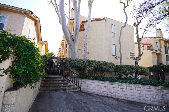 18954 Sherman Way Unit: 3