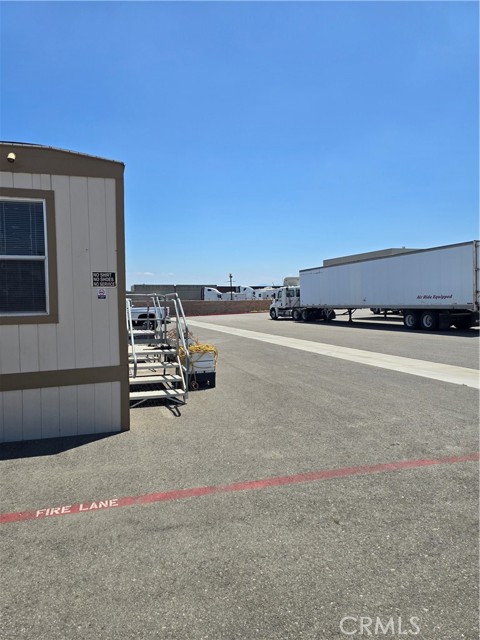 3130 Industrial Drive, Rialto CA: https://media.crmls.org/medias/e2176908-250a-40aa-8fd7-6cb937ee045c.jpg