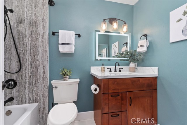 7651 Yorktown Avenue, Huntington Beach CA: https://media.crmls.org/medias/e2184614-03f9-45d4-a2bc-1cf67e70bfee.jpg